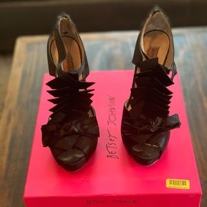 Betsey Johnson heels sz 8